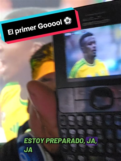 En la pantalla más pequeña Disfrute el primer Gol 😁⚽ #recordandoconelprofe #elprofecoleccionista #football #mundial #gol