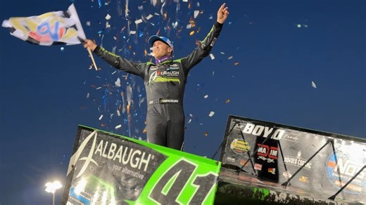 This man is just about unstoppable at Jackson Motorplex 🔥 Carson Macedo leads the final 19 laps of the Fendt Showdown with Jason Johnson Racing to become the first with 𝟱 World of Outlaws NOS Energy Drink Sprint Car wins at the Minnesota oval! | World of Outlaws Sprint Car Series