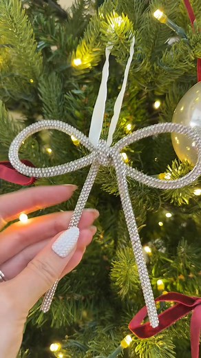 These bow ornaments are the most beautiful thing on my tree! Inc #qvc #christmas #bows | Krystal Dunn.