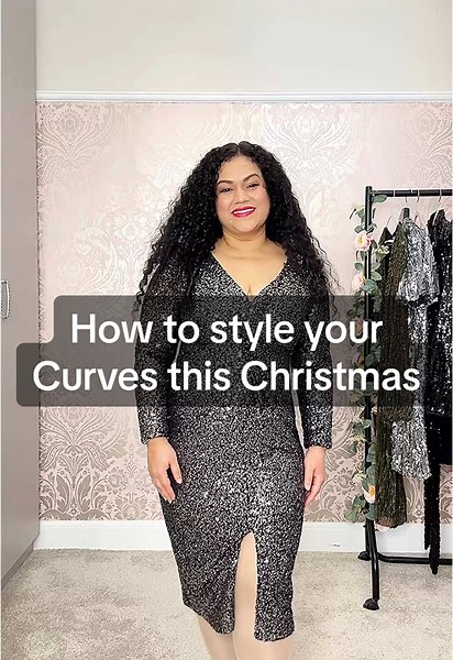 Dressing up my curvy body this Christmas. I usually talk about petite styling but I’m also curvy and clothes fit differently when you’re not the usual ‘Standard’ size. Some petite clothes also have smaller bicep, hip, bust and thigh measurements making it difficult to fit in them. This dress is also a bit snug but I love how it helps me show off my curves. If you like the dress, comment link below and I’ll send you a DM. I’m wearing petite size 12. . . . . . . . #petitefashion #petiteandcurvy #c