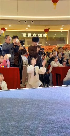 🇨🇳 真正的用心，是在台下也全力以赴 🇬🇧 True Dedication Means Giving Your All Even Offstage