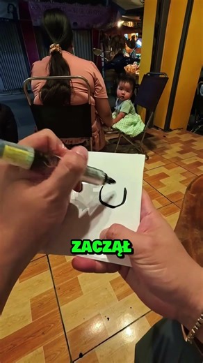 Nie wiedział czemu dziecko się w niego wpatrywało 😰