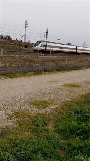 Renfe Alvia 120 entrando en Lleida