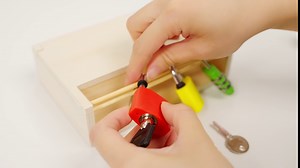 Woodtoe 8 PCS Montessori Lock and Key Toy, Montessori Toys for Toddlers 3 4 5 Year Old, Kids Tool Set, Montessori Materials Preschool Learning Toy, Fine Motor Skill, Educational Toys for Boy Girl 3-6