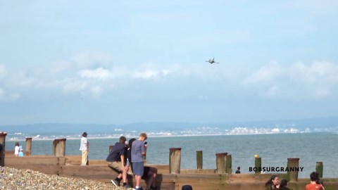 Watch what happens when an RAF Typhoon cuts through moist air - "Vapor explosion"