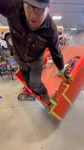 DW Dick on Instagram: "C10 short bed conversion part 13: 14” off the front & big guy down #chevy #c10 #c10vatos #c10mafia #squarebody #longbox #lowrider #lowered #westernchassis #shortbed#praisethelowered #staticdrop #gm #rust #tmrtools #banditosinc #michaelpro #milwaukeetool #lisletool #bluepoont #snapon #esab"