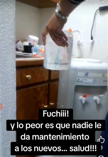 Problemas con Cafeteras: Agua Negra y Mal Sabor