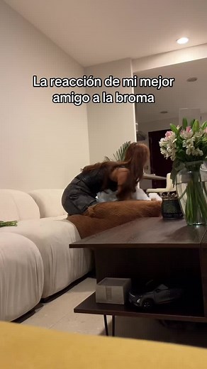 Reacción de mi Mejor Amigo a una Divertida Broma