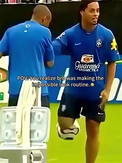 #bestsoccermoments #tiktokcampaign He fooled an entire generation into thinking football was easy.😭🥶💀#soccer #ronaldinho #playerspotlight