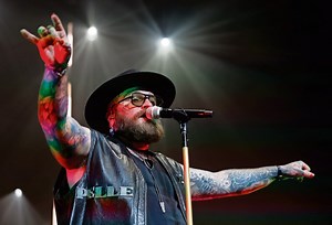 Singer Teddy Swims makes major life announcement