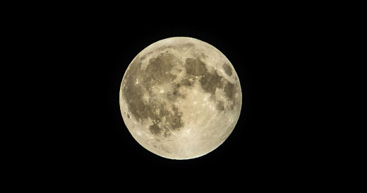 Lua: características, fases, eclipse, origem e mais