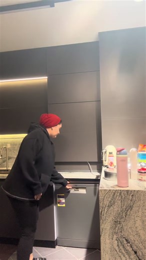 How Daily Vloggers Create Engaging Content