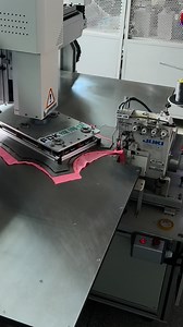 Automatic overlock sewing machine for T-SHIRT#Automaticbuttonmachine#одеждаfabрика #автоматическиешвейные машины#fábricaderopa #máquinasdecoserautomatizadas #Atelierdevestements #Machinesacoudreautomatiques #Bekleidungsfabrik #AutomatischeNämaschinen #衣料工場 #自動ミシン #의류공장 #자동재봉기#Automatic opensinglepiecebottom/sleevehemmer#Automaticbuttonhemmingoflegsinterlockmachine#Fábricaderopa#Confeccióndemoda#Produccióntextil#Manufacturadeprendas#Chrysanthemumshapedbuttonhole#Automaticpocketsetter#Doubleheadhe