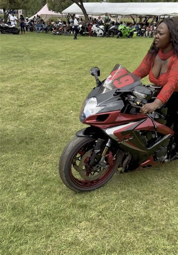 What man do ladies can do better. #ladybikers #womeninmotorbikes #ridding