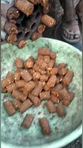 25mm Pellet making machine, Badam husks + Supari husks + water = pellet For biomass ☎️+91 88716 86000 | Punjab Engineering Corporation | Facebook