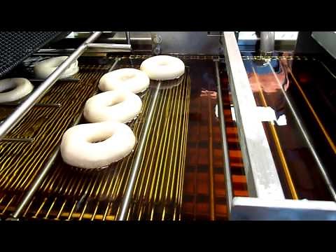 クリスピー・クリーム・ドーナツの作り方02「ドーナツを揚げる」