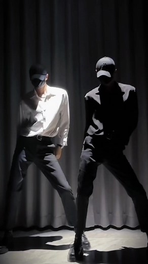 623K views · 10K reactions | Em mà có cặp giò như 2 anh, đảm bảo em đi tán hết con gái trong xóm  #reelfbpage #traideptrungquoc #nang #dancecover #foryou | Nắng | Facebook