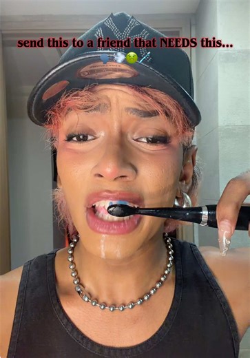 How to Freshen Your Breath with an Electric Toothbrush