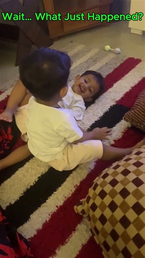 Sister Fight Mode: ON 😂🥊 | Twin Girls Gone Wild!#Shorts #Funny #TwinGirls #usa