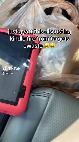 Drenching a Disgusting Kindle Fire in Cleaning Solution