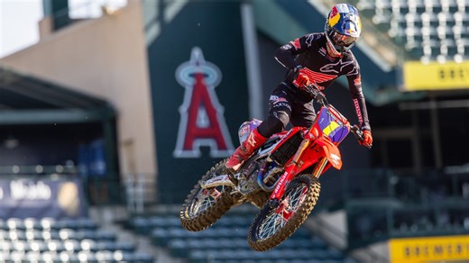 Jett Lawrence wins first 2025 Supercross race in Round 3 at Anaheim 2, Ken Roczen takes the red plate