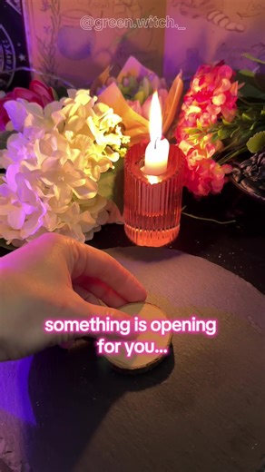 Receiving energy is opening 🔮✨💚 #spiritualtok🌛🧿🔮❣️ #fyp #witchesoftiktok #greenwitch #witchtip