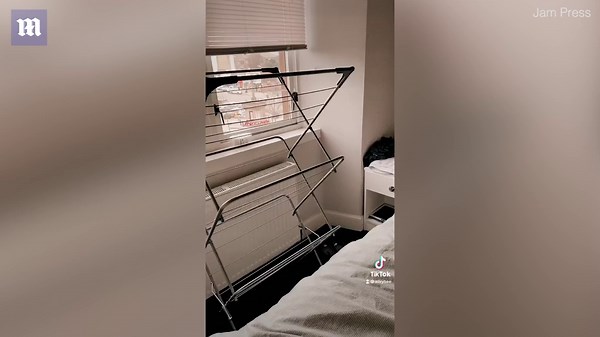 Amazing quick clothes drying hack that doesn't need a dryer