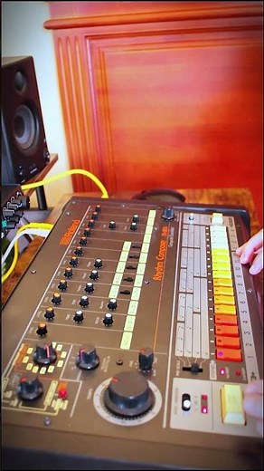 Making a Beat! Roland TR-808 Drum Machine