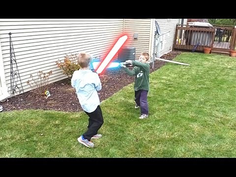 Star Wars: Kid's Lightsaber Battle - Episode II