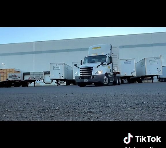 Mastering Truck Backing Skills for Trailers
