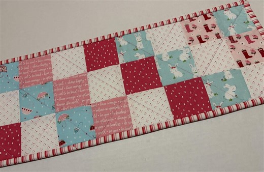 Patchwork Quilted Table Runner, Easter Quilted Table Topper, Retro Quilt, April Showers, Bunnies, Reversible, 8" X 20 1/2" - Etsy