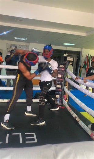 🥊😂 boxing 2025 pawed punches #boxing #ufc #boxingtraining #mma #fbreels #fyp #fbreels #viral #sport | Absolute Boxing Entertainment