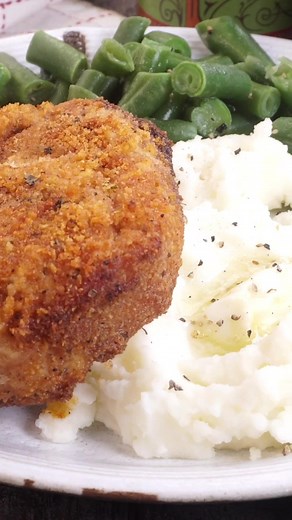 Recipe👉 https://butteryourbiscuit.com/shake-and-bake-pork-chops/ Homemade shake-and-bake pork chops are tender, and juicy and are a delicious quick and easy weeknight meal the whole family will love. | Butter Your Biscuit