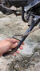 Easy way to install a side stand spring 🔗 #tips #mechanic #viraluse #unitedsates | Afaludin M