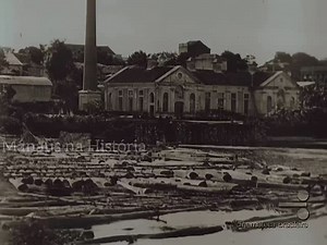O filme perdido de Silvino Santos, gravado em 1918 'Amazonas, o Maior Rio do Mundo', é uma das PRIMEIRAS obras documentais sobre a Amazônia e foi encontrado na República Tcheca! Essa joia rara do cinema brasileiro nos transporta para o passado do Amazonas, revelando a beleza e a cultura da região como nunca visto. O filme tem uma hora de duração, mais nesse vídeo postado Postei aqui só as cenas de Manaus. Música "Cantos da Floresta" de Raízes Caboclas, Versão de Rodrigo Nunes do Canal no Youtube