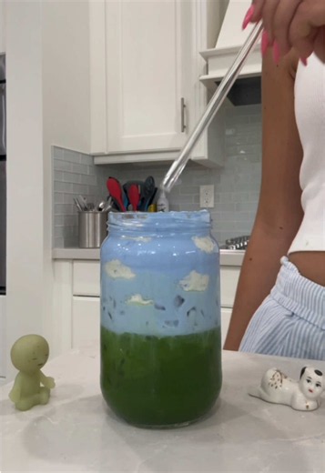 Sky Matcha: How to Make a Matcha Latte with Memento Matcha