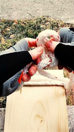 Rock Solid! 🪵 The Safest Knot for Your DIY Wooden Swing