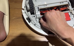 【小夜】我的掃地機器人罷工了 小米掃地機器人更換電池教學 故障排除