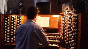 2.1K views · 43 reactions | A beginner's guide to the Cathedral Organ, ahead of tonight's recital. Timothy Parsons (our Assistant Director of Music) also filmed a more in-depth introduction to the instrument, which we'll share soon. If you're coming to tonight's recital please remember it starts at 19.00 and tickets (£8 adults, £5 students, under 18s free) are available on the door. | Exeter Cathedral | Facebook