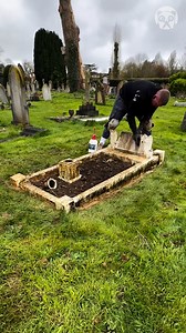Deep cleaning gravestone Partner: thegravecleaner IG: https://www.instagram.com/thegravecleaner FB: https://www.facebook.com/profile.php?id=100087728337161 TT: https://www.tiktok.com/@thegravecleaner | Bored Panda Art