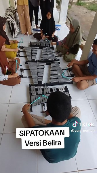 Lagu Sipatokaan: Asal, Lirik, dan Arti di Balera Drumband