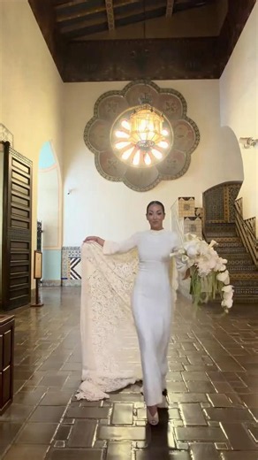 Because wearing a true #vintage #wedding gown from the 1970’s honestly is ICONIC ✨ #bride #bridal