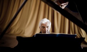 Renowned Pianist And Conductor Vladimir Ashkenazy Retires