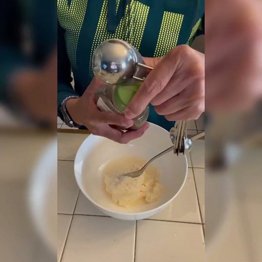 QUICK and EASY COLESLAW RECIPE