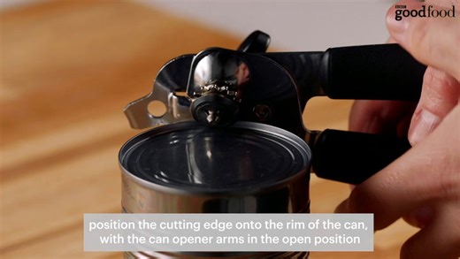 How to use a can opener