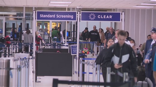 'It's tough' | Houston travelers face major airport delays as shutdown drags on