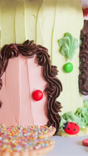 Stylish Cakes Echuca | The making of a fairy toadstool cake ✨🍄🧚⭐️🐸 | Instagram