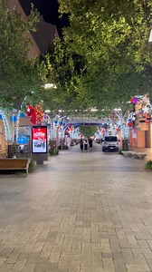 Christmas Decoration at Murray Street Perth Looks Stunning #perth #australia #westernaustralia #christmastree #cityofperth #Christmas #christmasdecor #fblifestyle | Traveling Tales