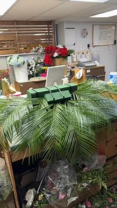 Ashley is designing a full length casket spray. This makes us think of being in the flower garden. #flowershop #jacksonsfloristdexter #shoplocal #florist #floraldesigner #casketspray | Jacksons Florist & Gifts