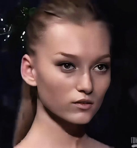 Gemma Ward & Tatiana Lyadochkina at Lanvin Spring Summer 2006 #fashion #runway #model #runwaywalk